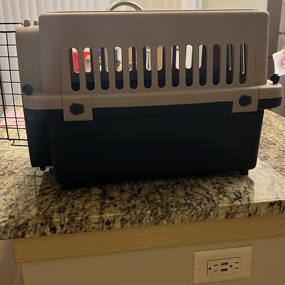 Sturdy Cage to transport small dogs, cats, bunnies, gerbals etc - Picture 3 of 4